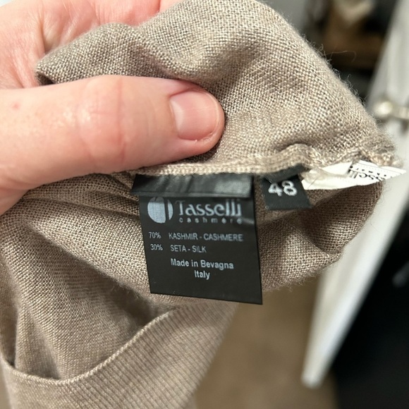 Tasselli cashmere silk v neck sweater - Picture 6 of 6